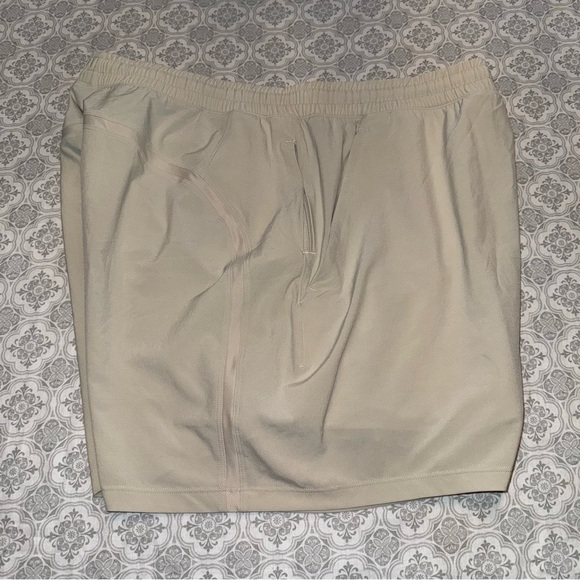 Lululemon Pace Breaker Linerless Short 5' Natural Ivory Size XL - Picture 9 of 15